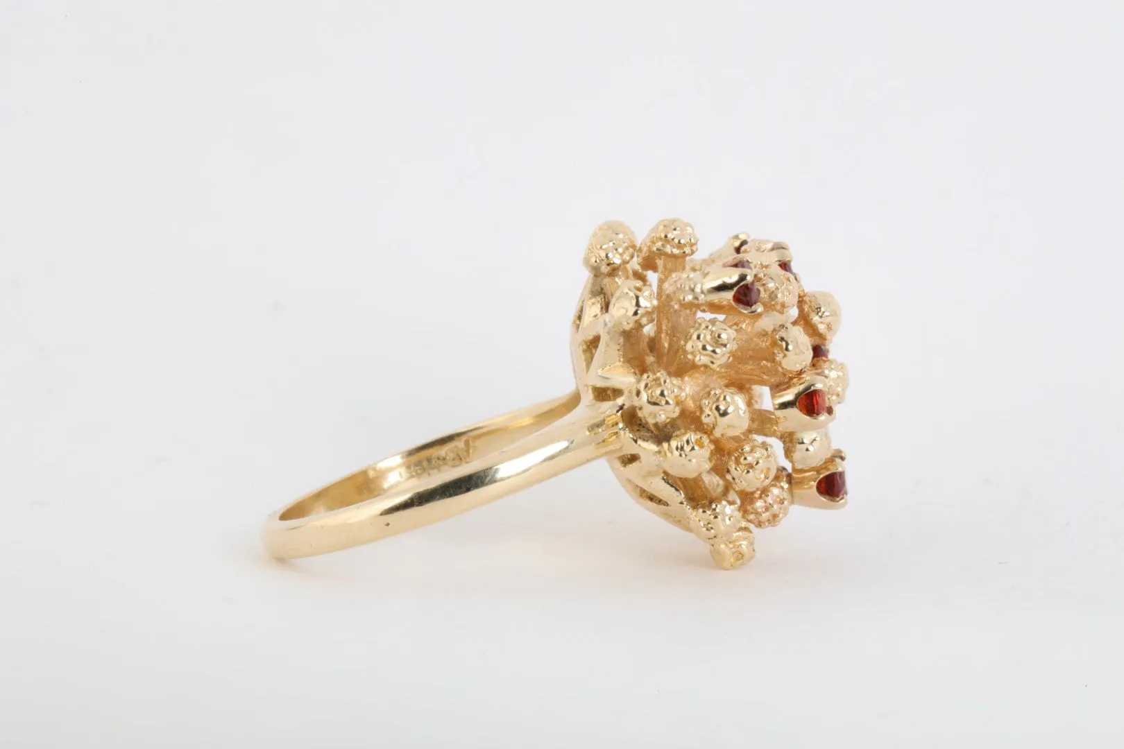 14k Yellow Gold Ring with 0.10tcw Rubies Size 6.25 (8.91g.)