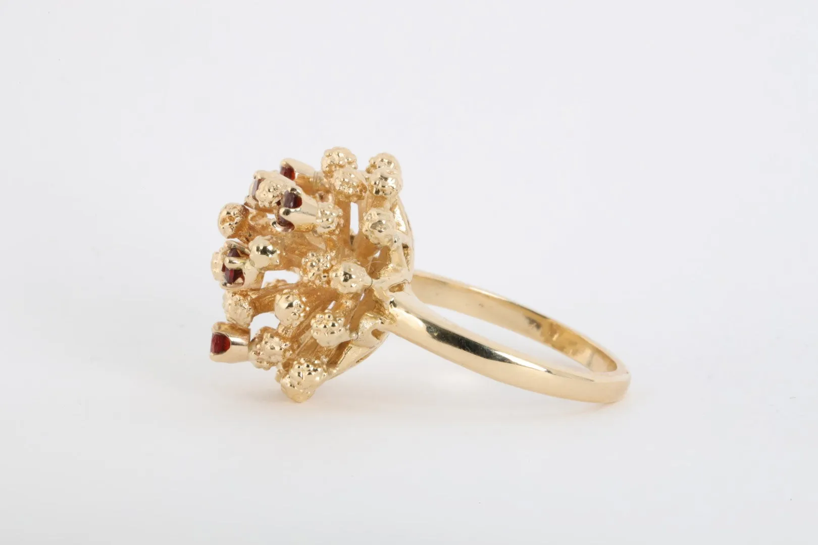 14k Yellow Gold Ring with 0.10tcw Rubies Size 6.25 (8.91g.)