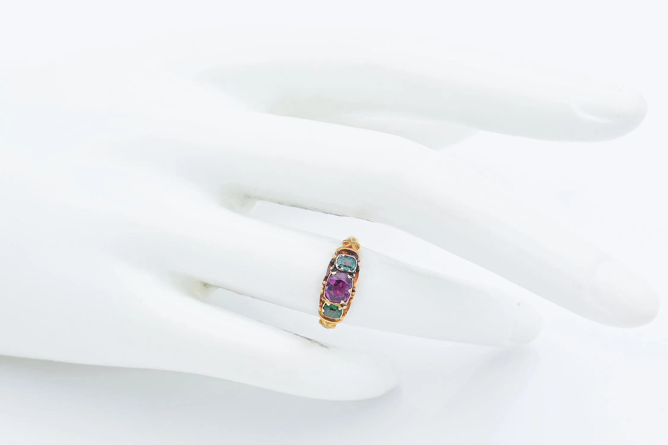 Antique 15K Yellow Gold Emerald & Amethyst Band Ring Size 5.5