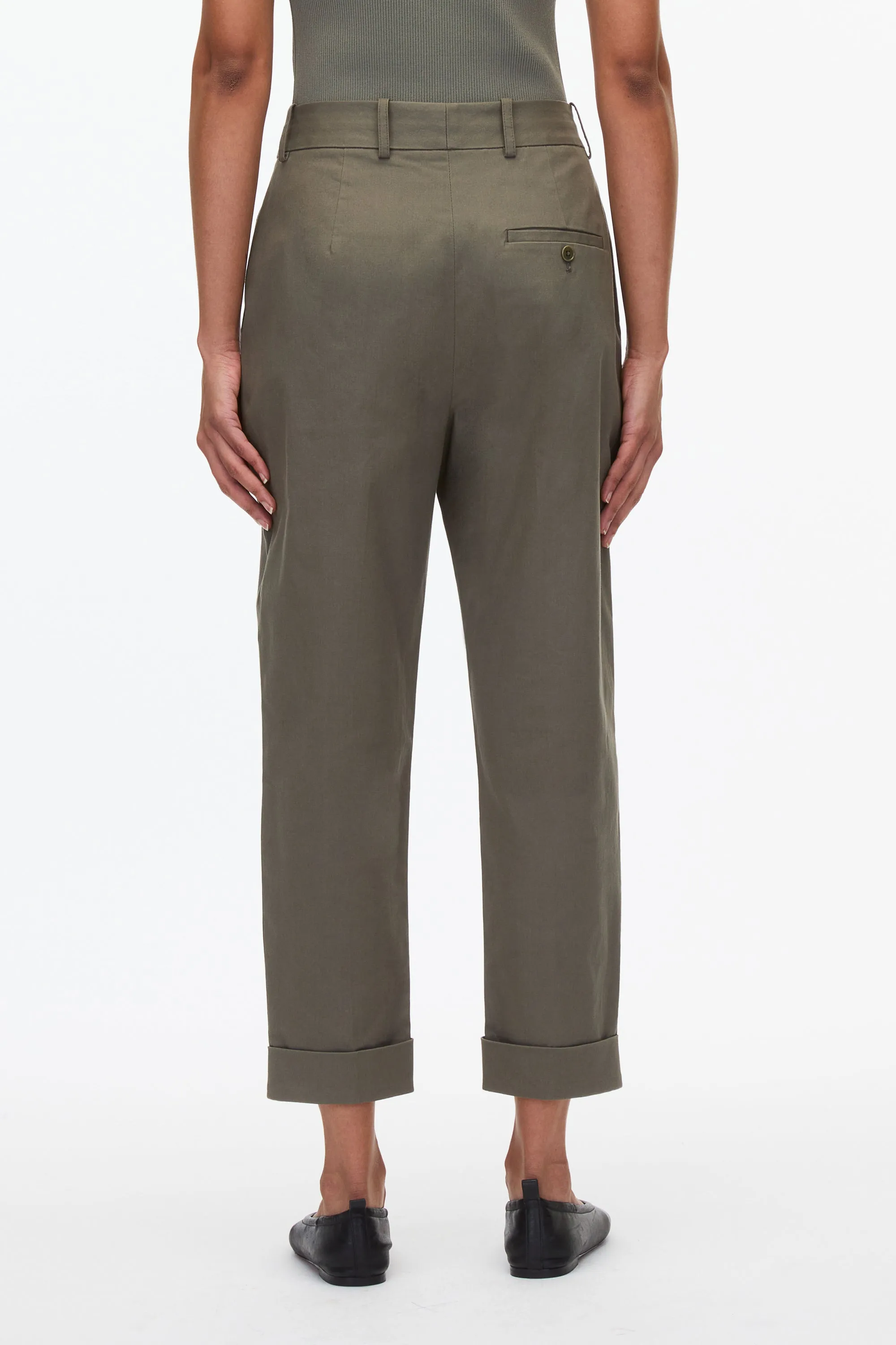 Cropped Carrot Trousers