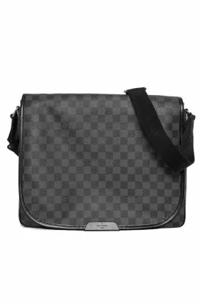 Louis Vuitton Messenger bag