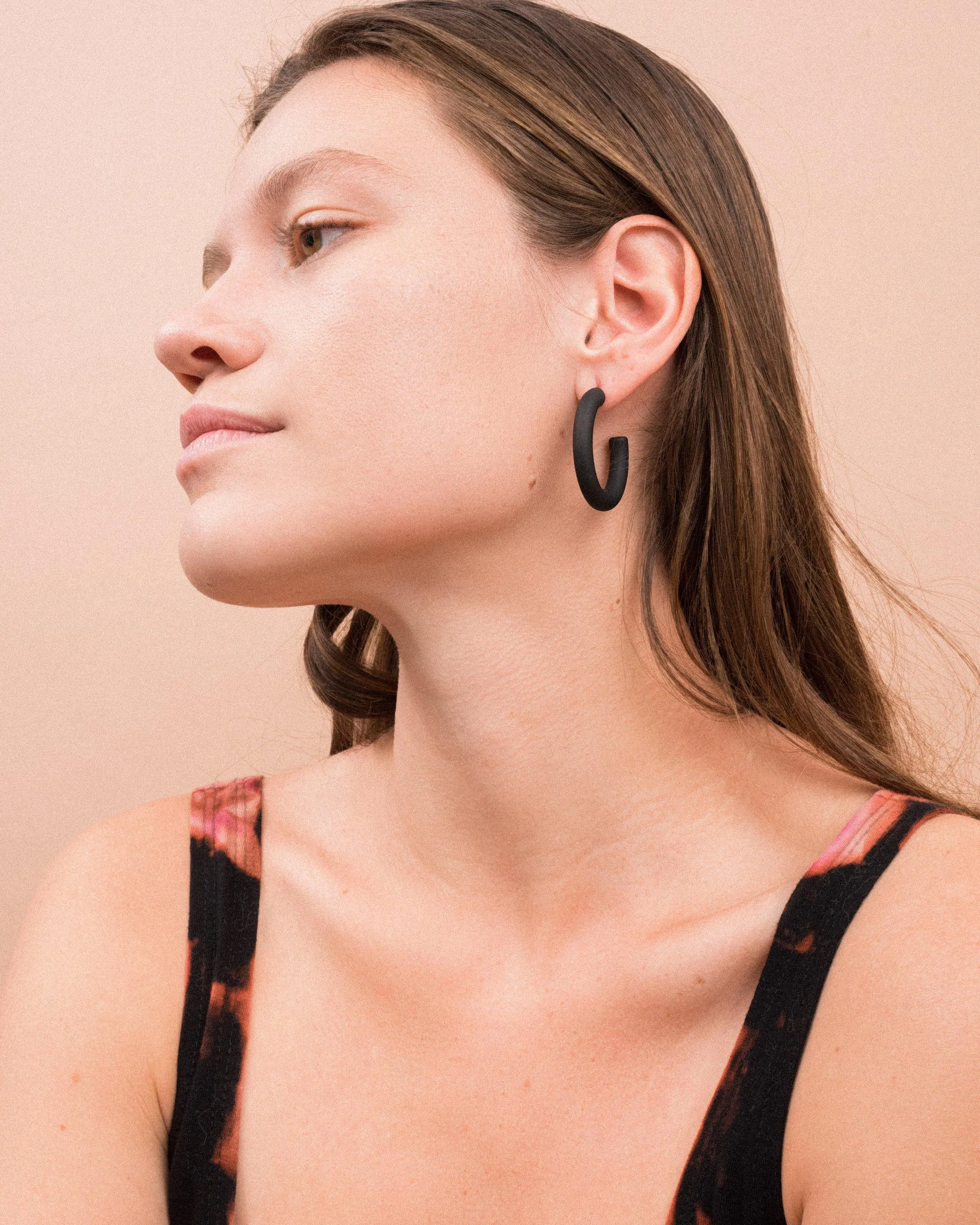 SS925 Louise Hoops in Charcoal